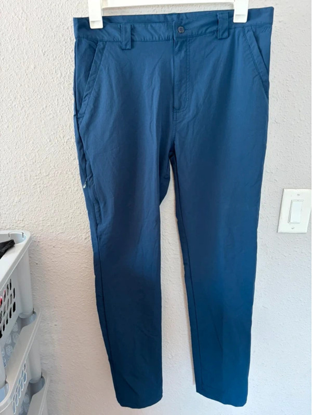 Men's Zyia Active Navy Pants size L. Thicker, lined material